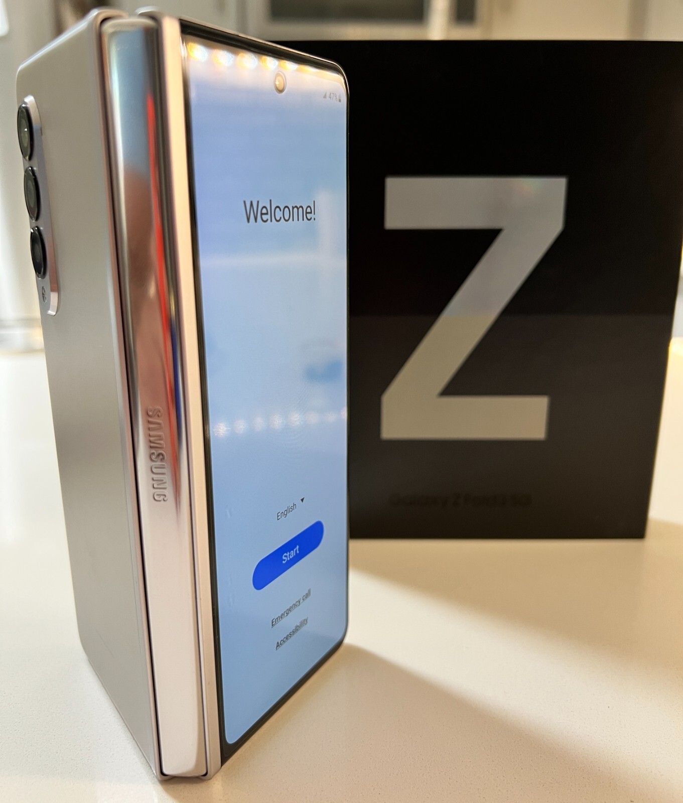 Samsung Galaxy Z Fold3 5G SM-F926U – 256GB – Phantom Silver (T-Mobile)