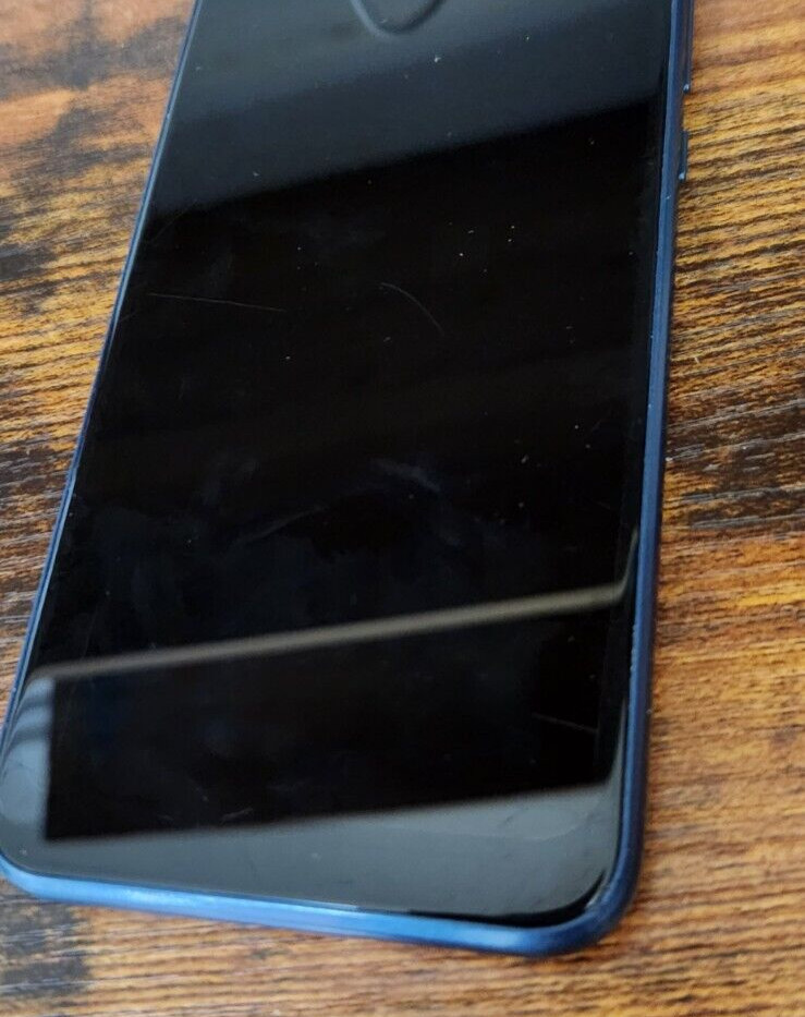 Motorola Moto E 2020 XT2052-6 32GB Smartphone grade c (straight talk) AS IS