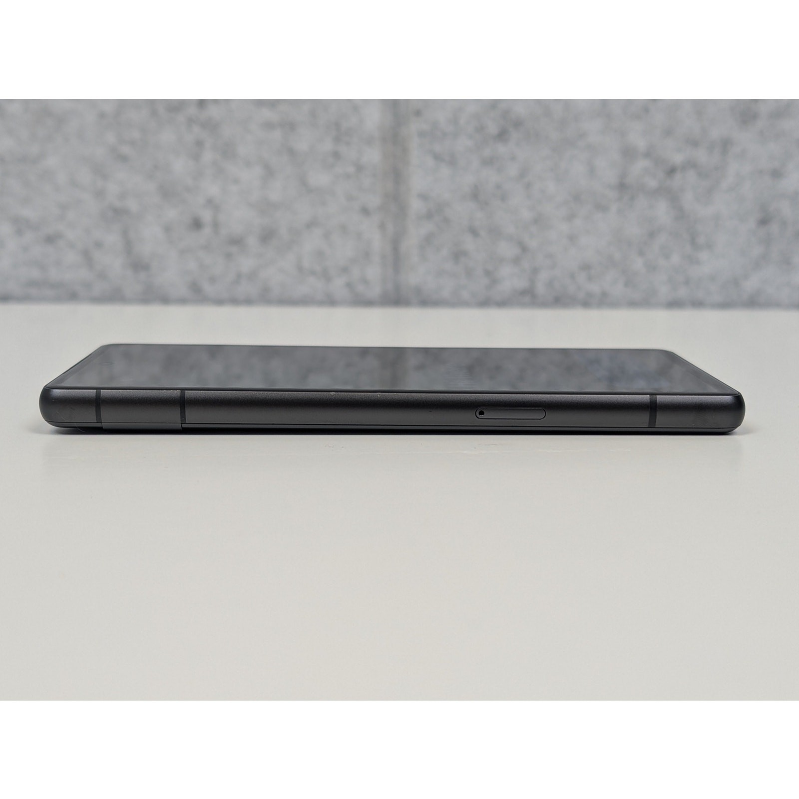 Google Pixel 7a G0DZQ (Network Locked to Verizon) – 128GB – Charcoal – USED