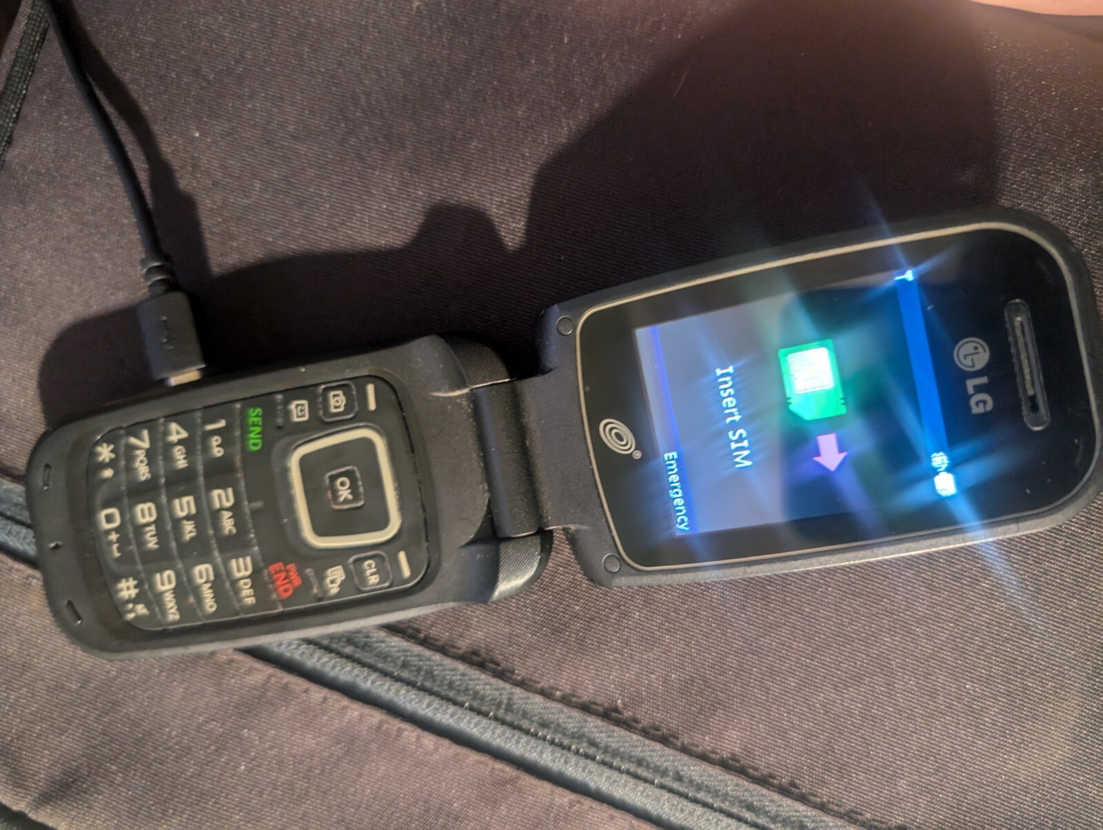 Lot Of 4 LG 440g Trac phones All Turn On Please Read