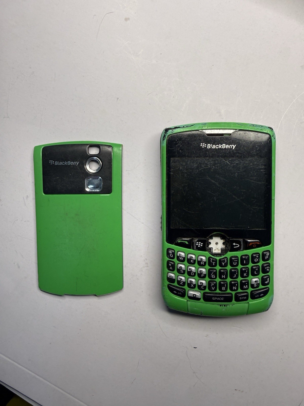 BlackBerry Curve 8330 Lime Green Smartphone For Parts Read