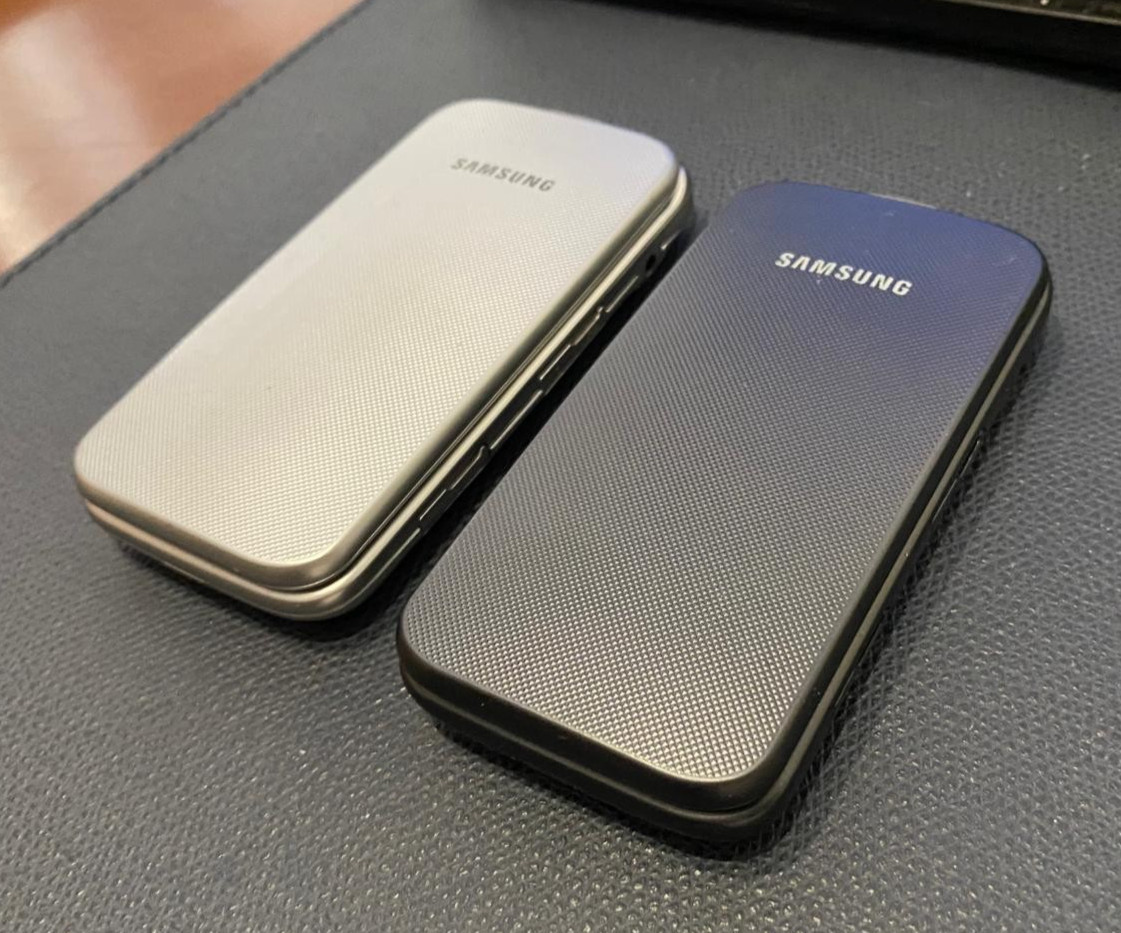 2 Working Samsung GT-C3520 Cell Phone Gray Black With Charger
