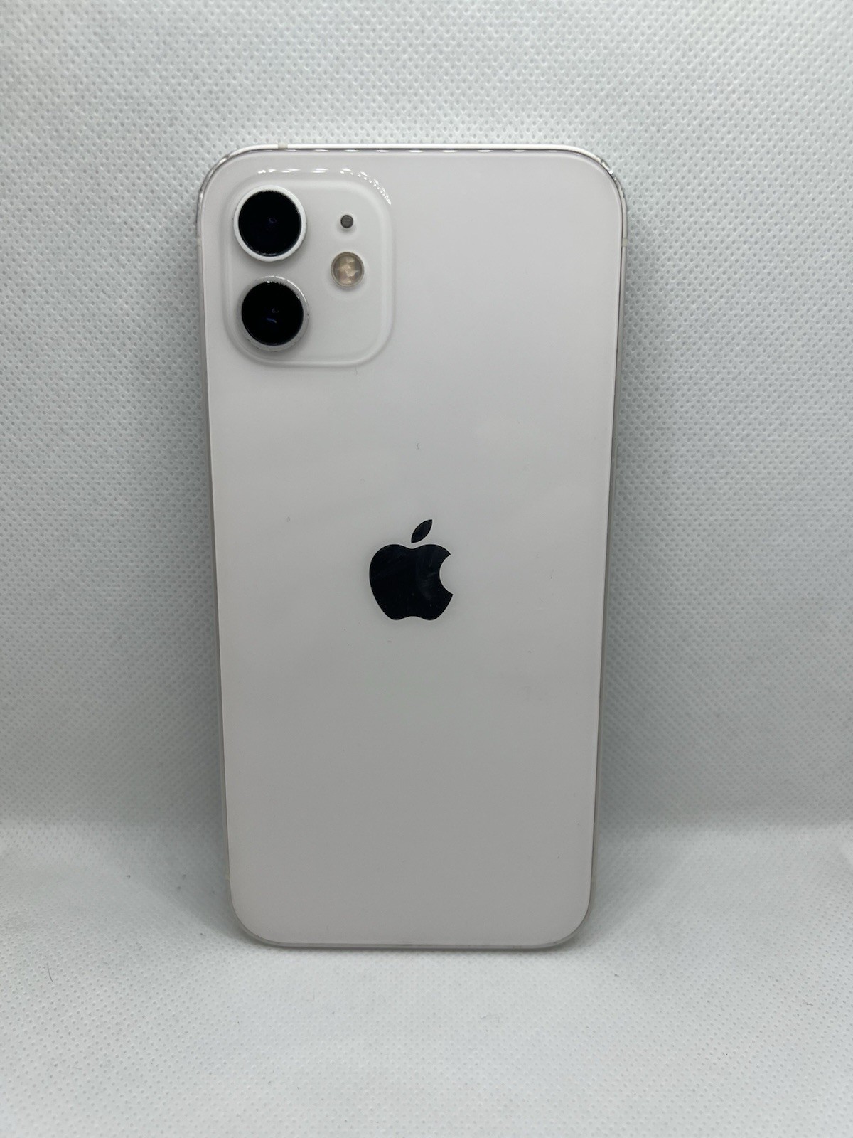 Apple iPhone 12 White 12MP Dual Camera 6.1″ iOS Smartphone Wi-Fi Bluetooth NFC