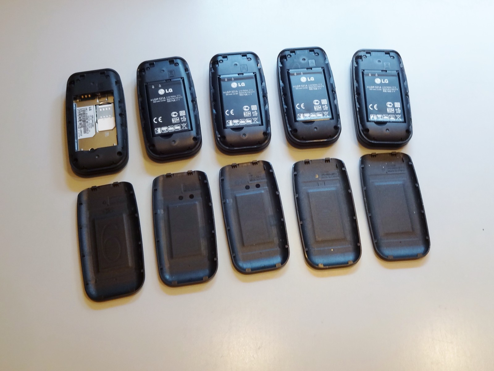 Lot of 5 LG 440G 441G TRACFONE Flip Phones 5 Chargers 2 Cases Old Cell READ