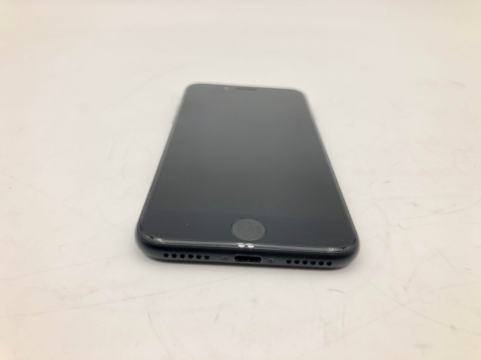 Apple iPhone 7 32GB Black AT&T MN9D2LL/A iOS Smartphone Tested 96% Battery 3