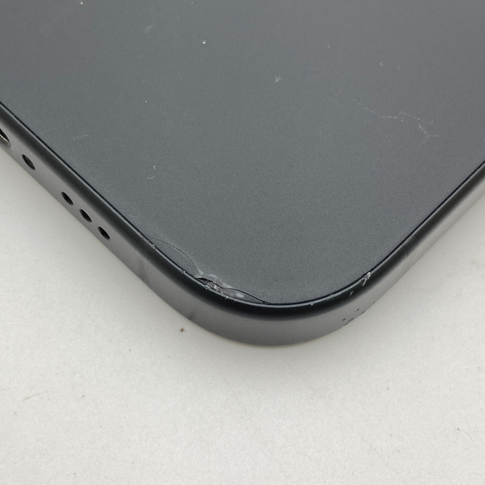 Apple iPhone 15 – 128GB – Black (AT&T/Cricket ONLY) – Good Condition