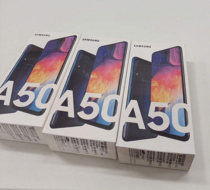 New Samsung Galaxy A50 SM-A505U 64GB Single Sim Unlocked Black Smartphone