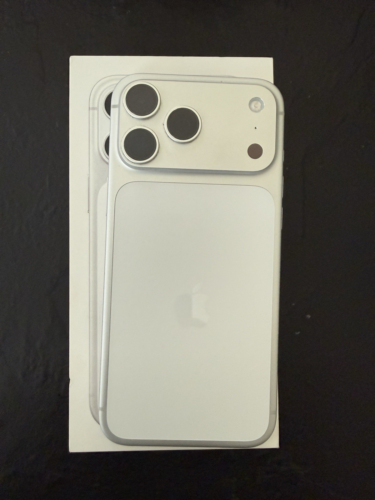 Apple iPhone 17 Pro Max A3257 256GB Unlocked Excellent Condition