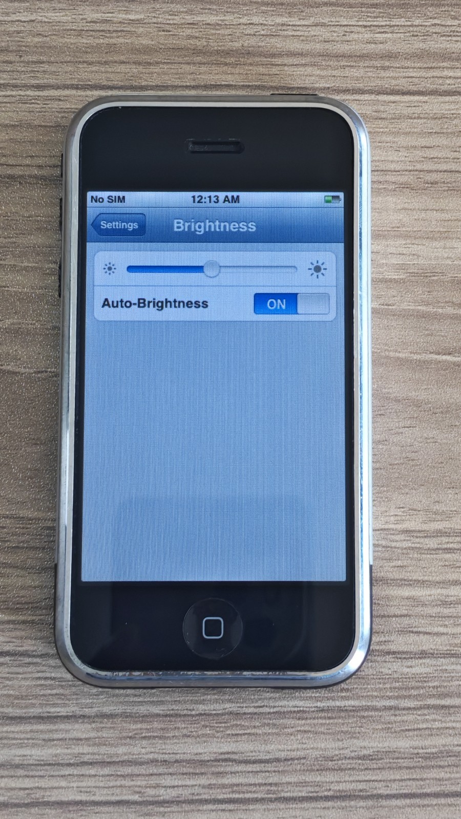 Apple iPhone 1st Generation iPhone 2G GSM Unlocked Gray 4/8/16GB iOS 1/iOS 3