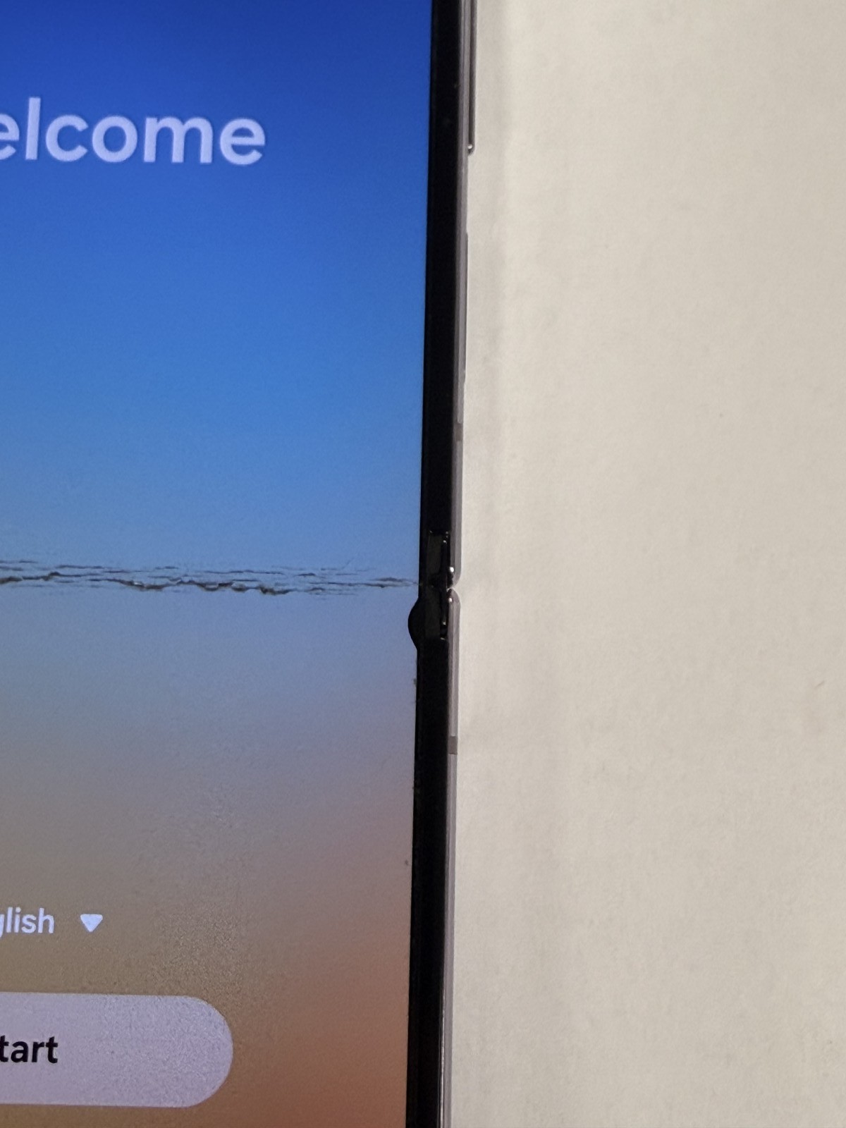 Samsung Galaxy Z Flip 4 5G SM-F721U 128GB Unlocked LCD Dot + Bent