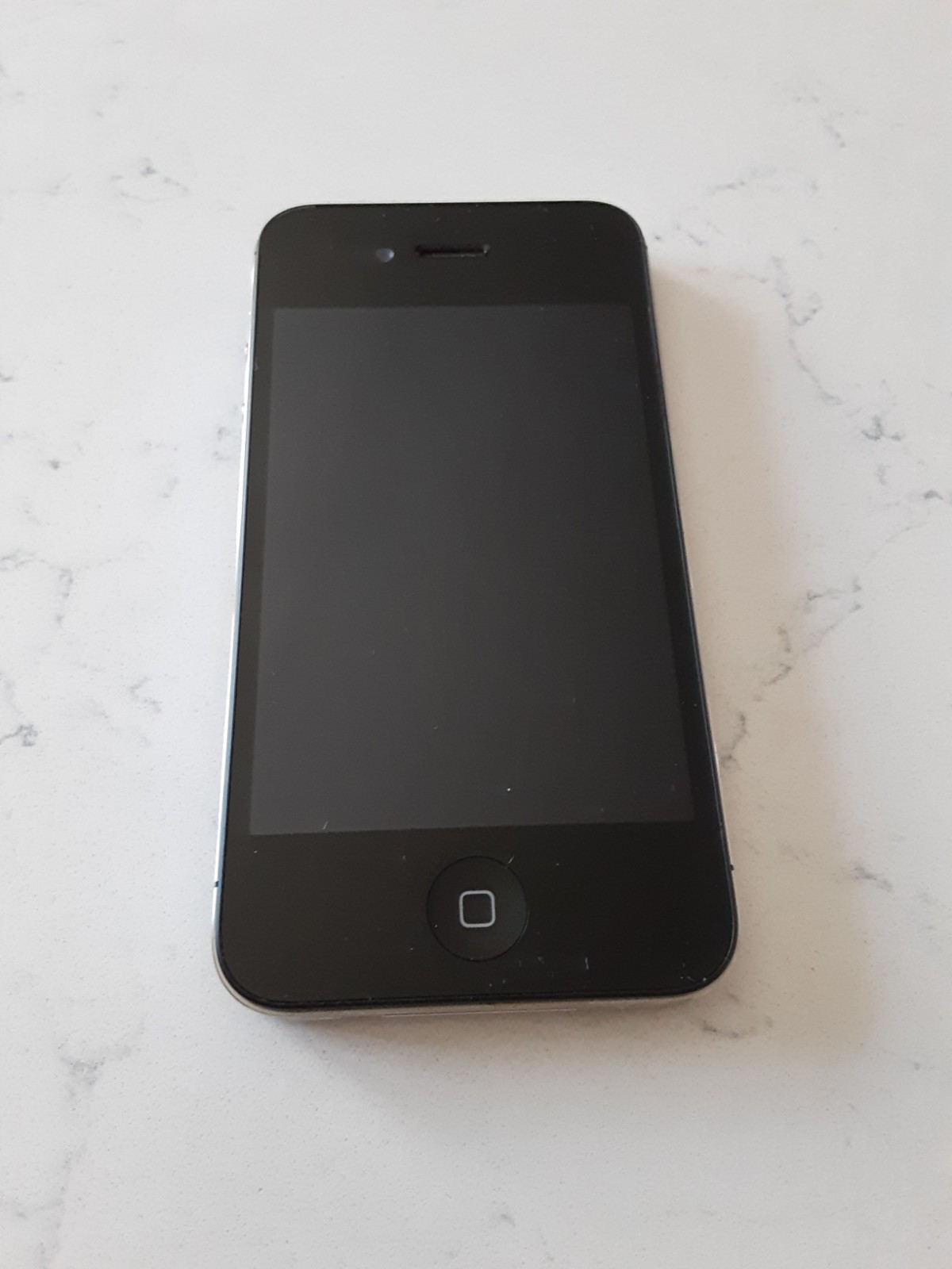 Apple iPhone 4S Black iOS 3.5in 5MP GSM 850 A1349 Smartphone