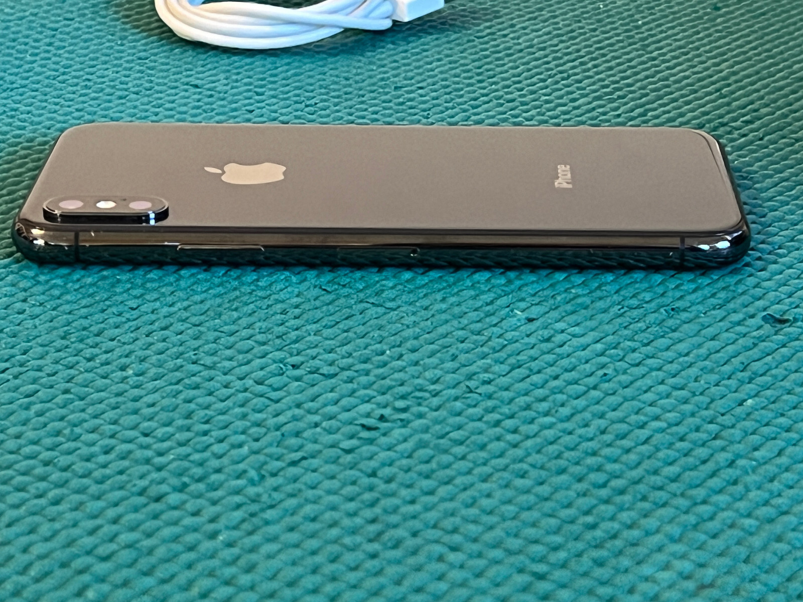 Apple iPhone X – 256GB – Space Gray (Unlocked) A1901 (GSM)
