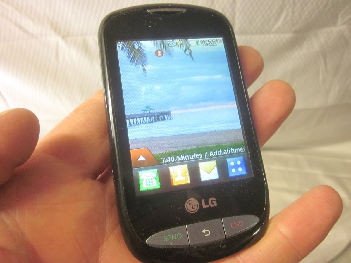 LG LG800G TracFone Smartphone – Works Great – Read Note