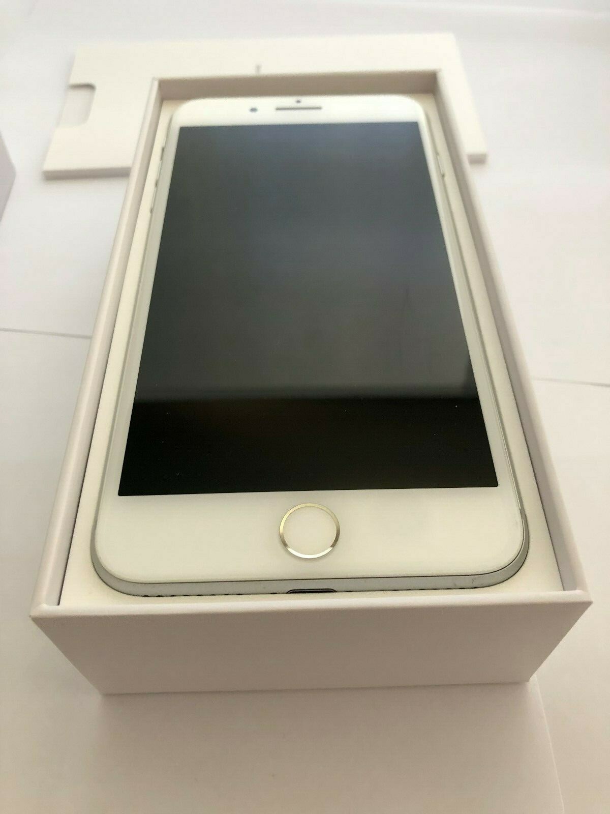 🔥 9.5 out of 10 Apple iPhone 8 Plus 64GB Silver A1864 (CDMA + GSM) MQ9E2LL/A 🔥