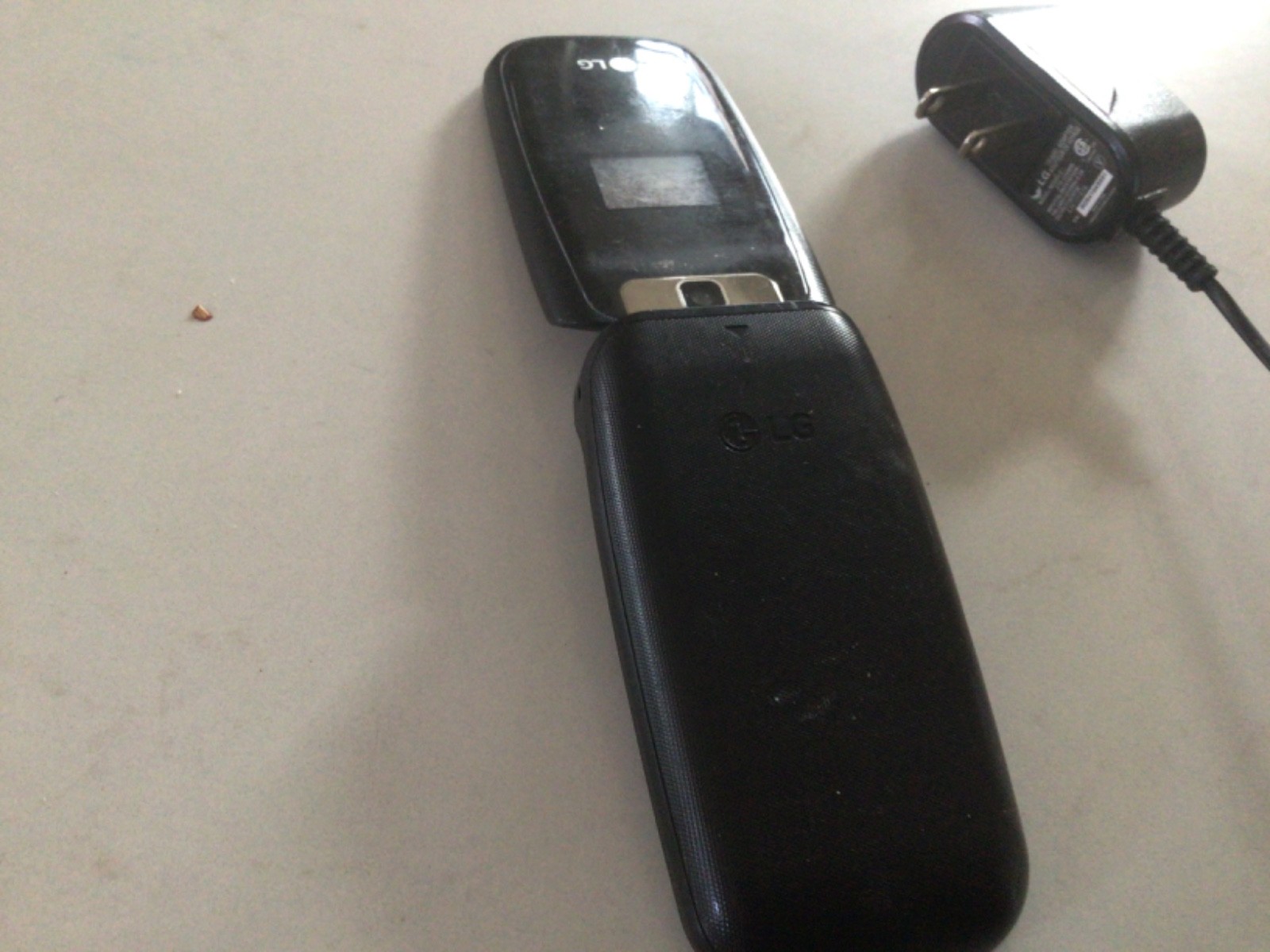LG 440G Black Flip Tracphone