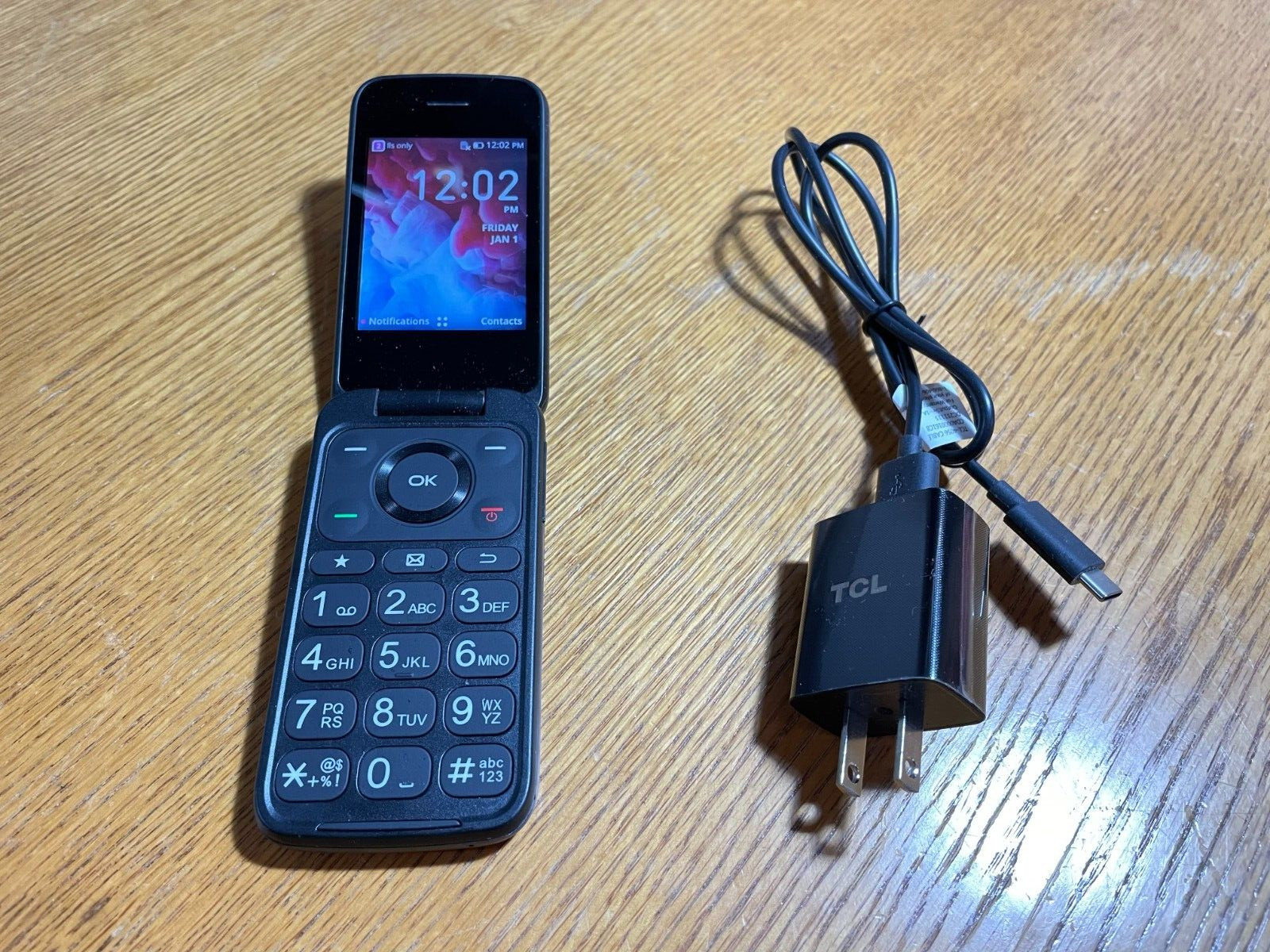 TCL Flip Pro 4GB (Black) Verizon 4G LTE Prepaid Flip Phone Excellent Condition