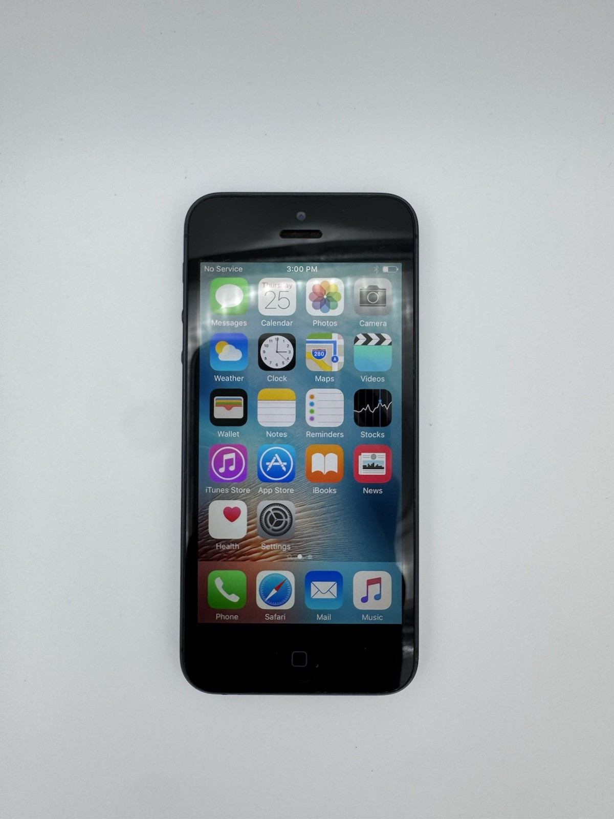 iOS 9.1 Apple iPhone 5 16GB in Black & Slate for AT&T