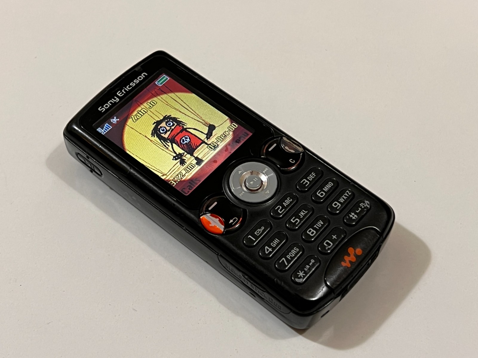 Sony Ericsson W810 – 20 MB – Satin Black (Unlocked)
