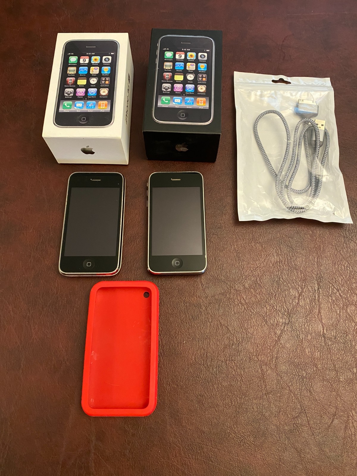 2 OEM Apple iPhone 3GS 16GB+ 32GB Black White w/box works Collectible