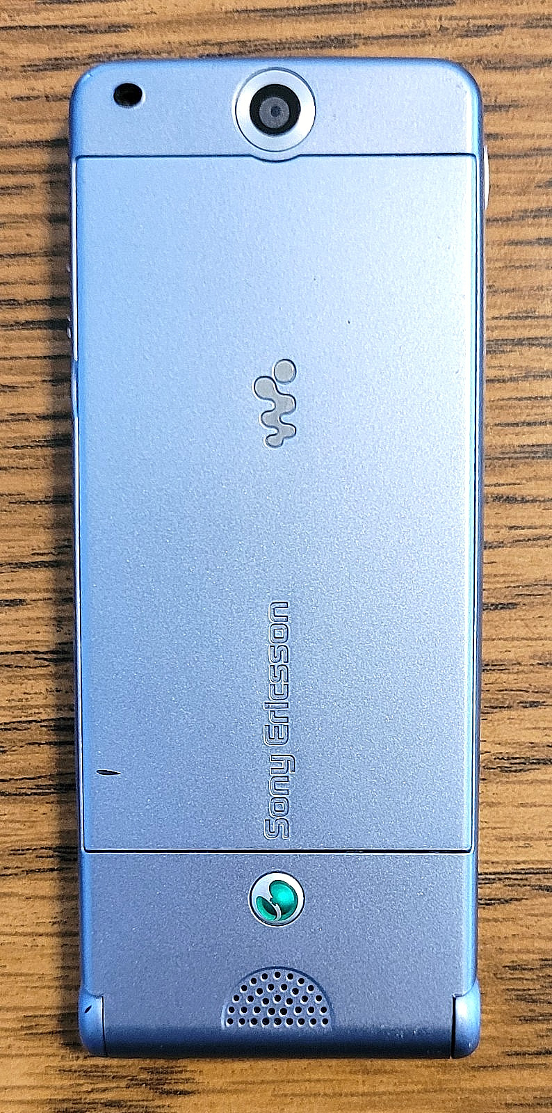 Sony Ericsson Walkman W350a – Ice Blue ( AT&T ) Very Rare MP3 Phone – Bundled