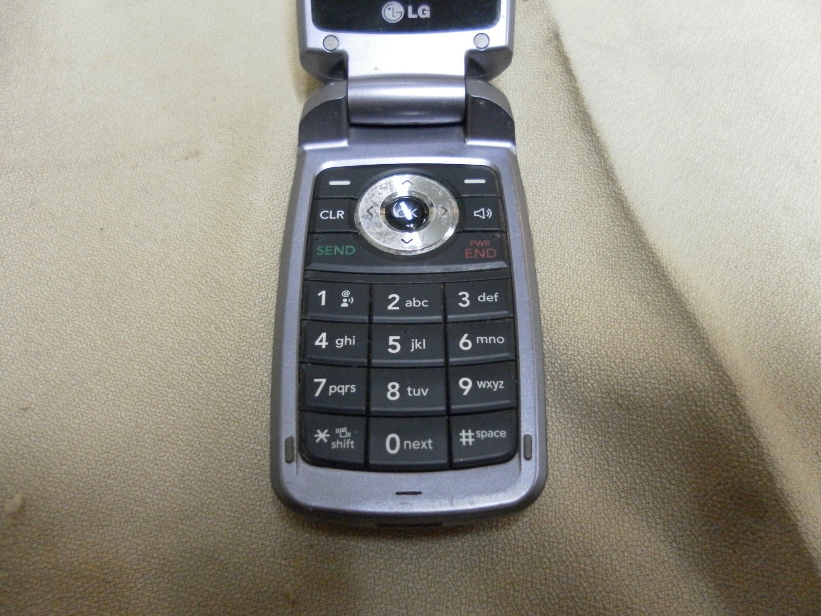 LG VX5400 – Gray (Verizon) Cellular Flip Phone with chargers and belt holster