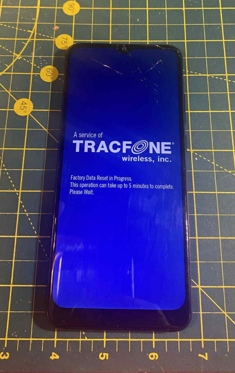 Samsung Galaxy A02s SM-A025U1/DS 32GB Tracfone CRACKED GLASS