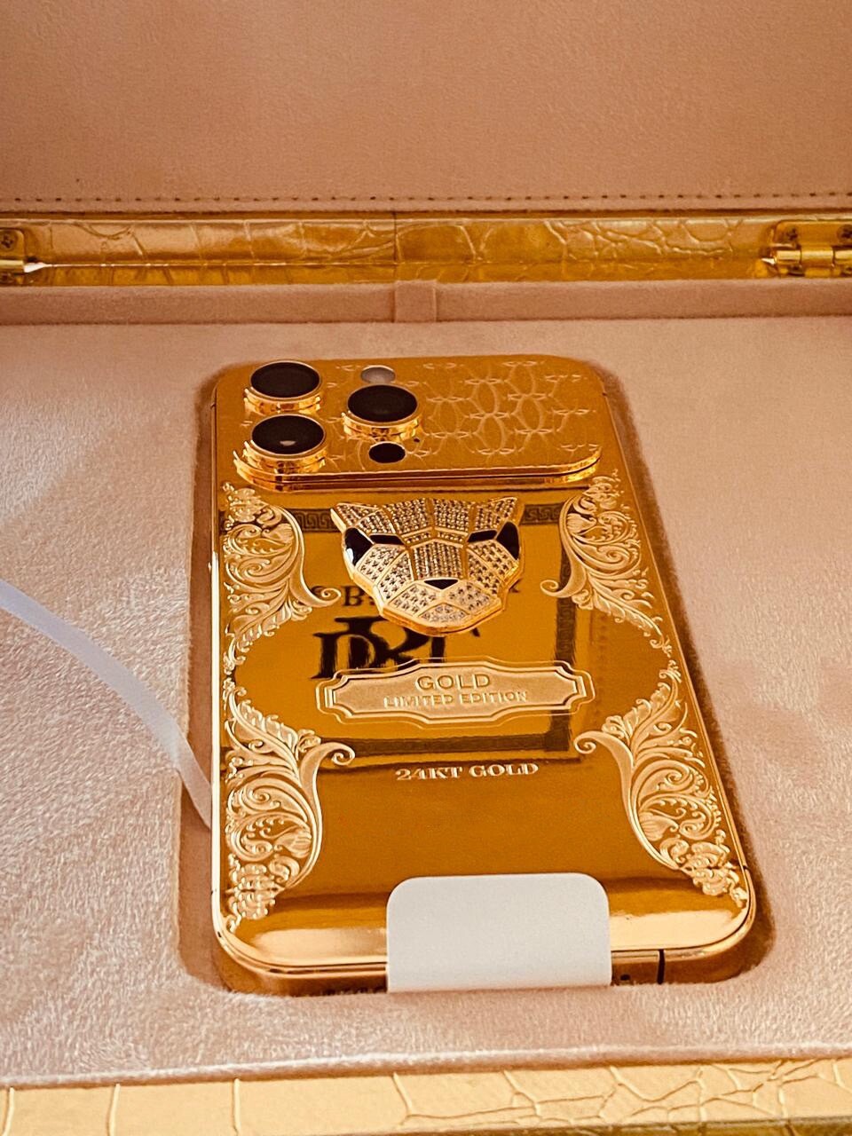 Custom 24k Gold Apple iPhone 16 Pro Max Engraved Diamond Incrustations 256 GB
