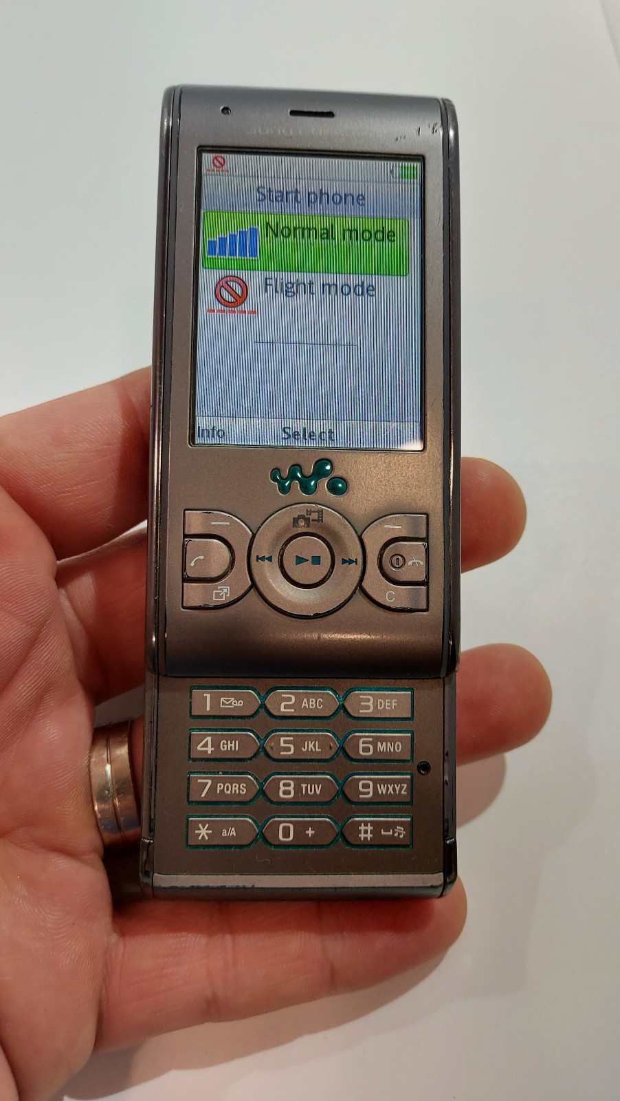 1488.Sony Ericsson W595 Very Rare – For Collectors – Unlocked