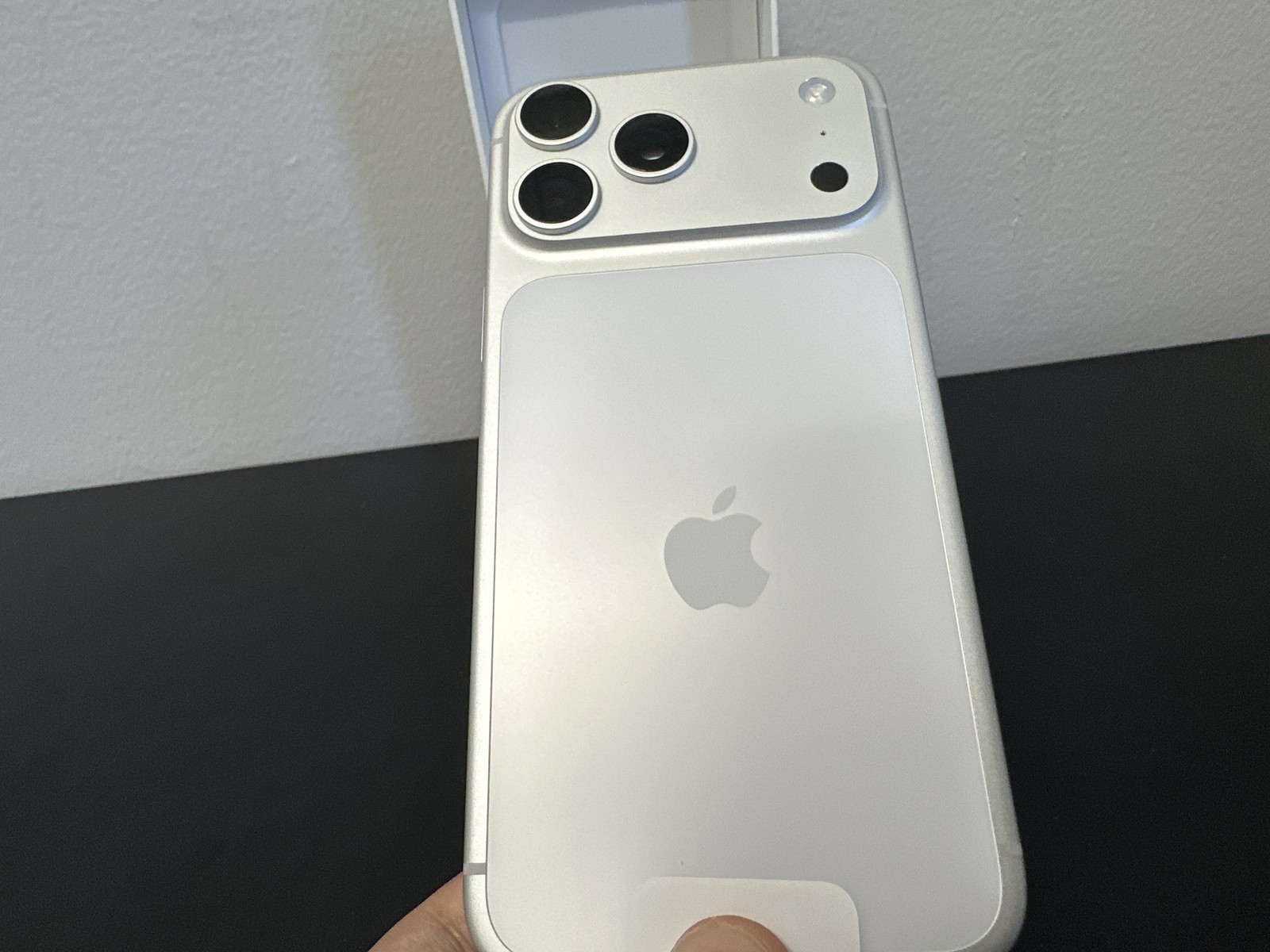 New Apple iPhone 17 Pro 512GB Silver (Verizon ONLY) 1-Yr Apple Warranty