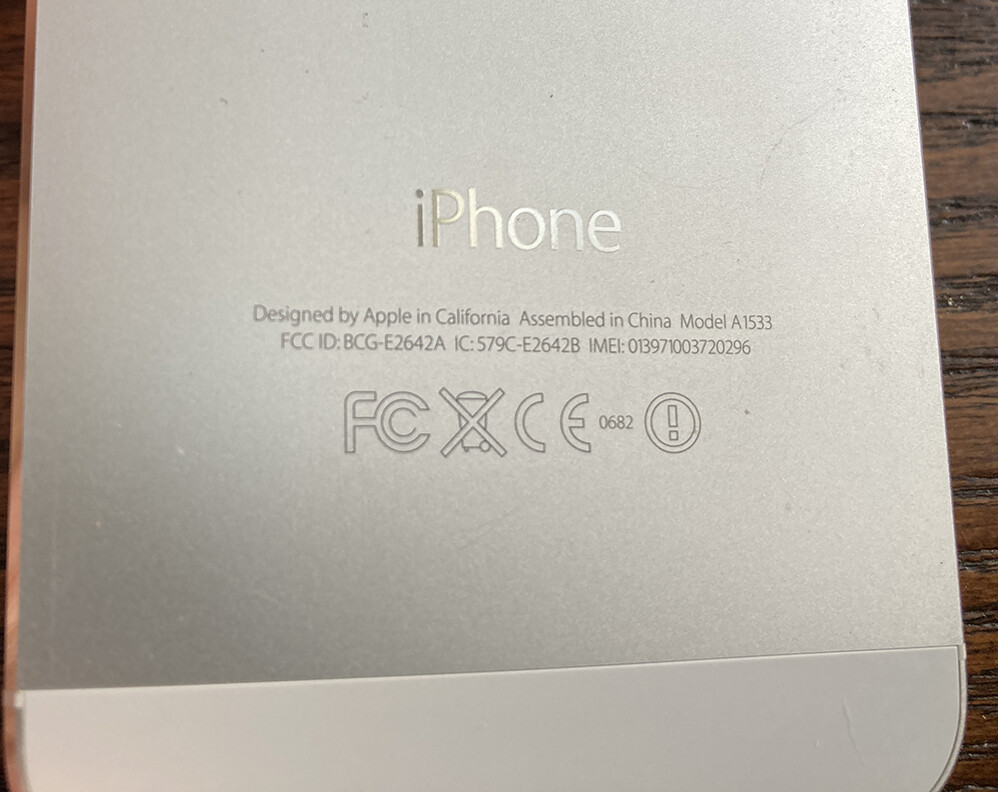 Apple iPhone 5s 16GB Silver (Unlocked) A1533 CDMA + GSM
