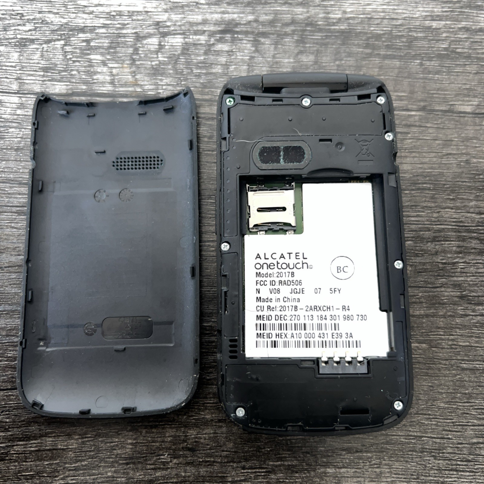 Alcatel Go Flip 3 – 4 GB – Black UNTESTED/NO BATTERY -Broken, for parts ONLY-