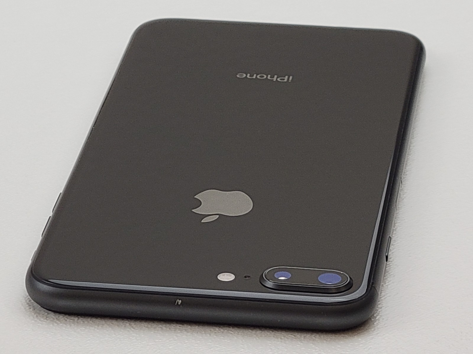 Apple iPhone 8 Plus (A1864) 128GB – Space Gray (Unlocked) Smartphone – H1832