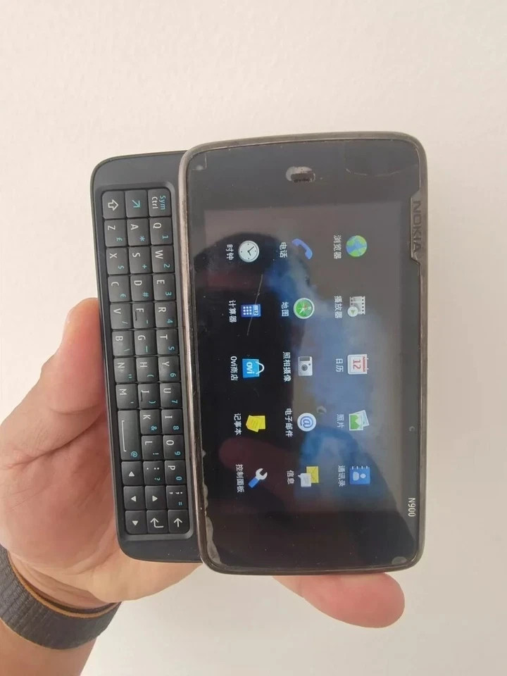 Nokia N900 5MP 32GB Black 3.5 Inch WiFi Keyboard Unlocked classic Mobile Phone