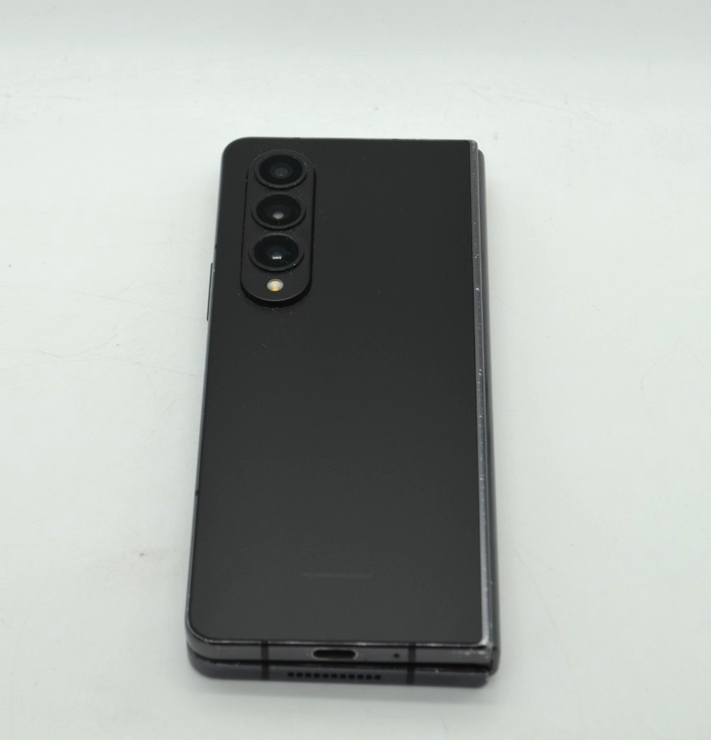Samsung Galaxy Z Fold4 – 256 GB – Phantom Black (Unlocked) Smartphone