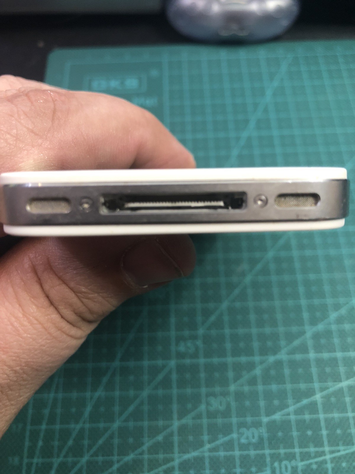Apple iPhone 4 8GB White A1332 AT&T iOS 7 Battery Swollen As-Is Parts