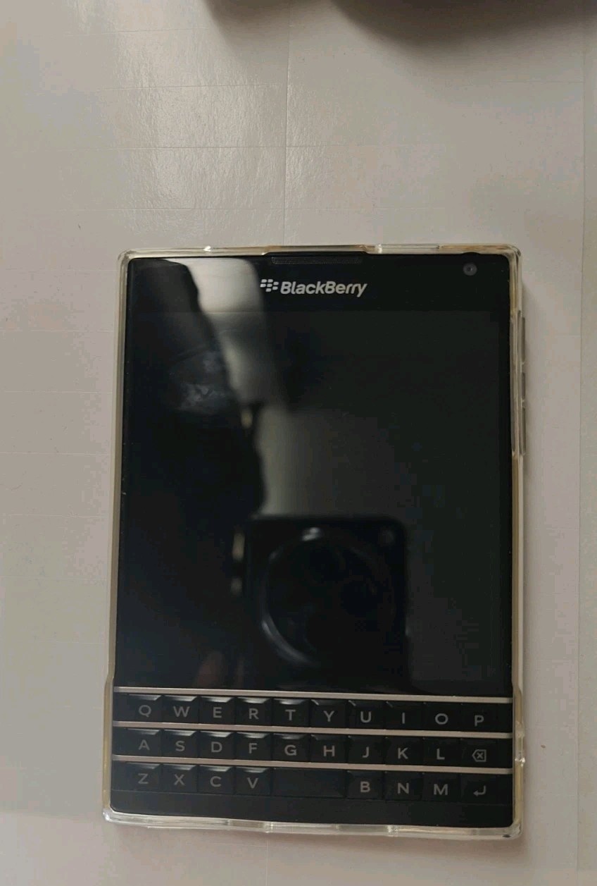 BLACKBERRY PASSPORT Q30 – 32GB – BLACK (Unlocked)