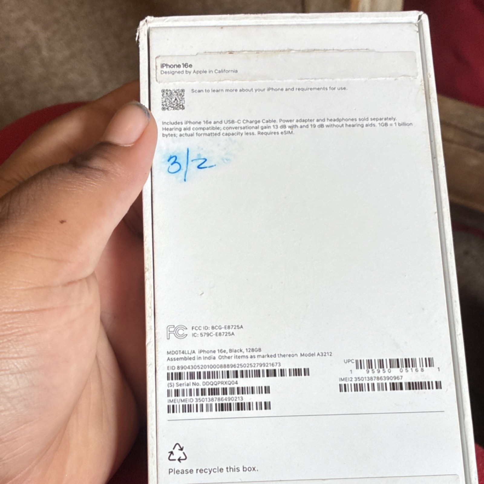 No iPhone included just for to show off iPhone 16e box