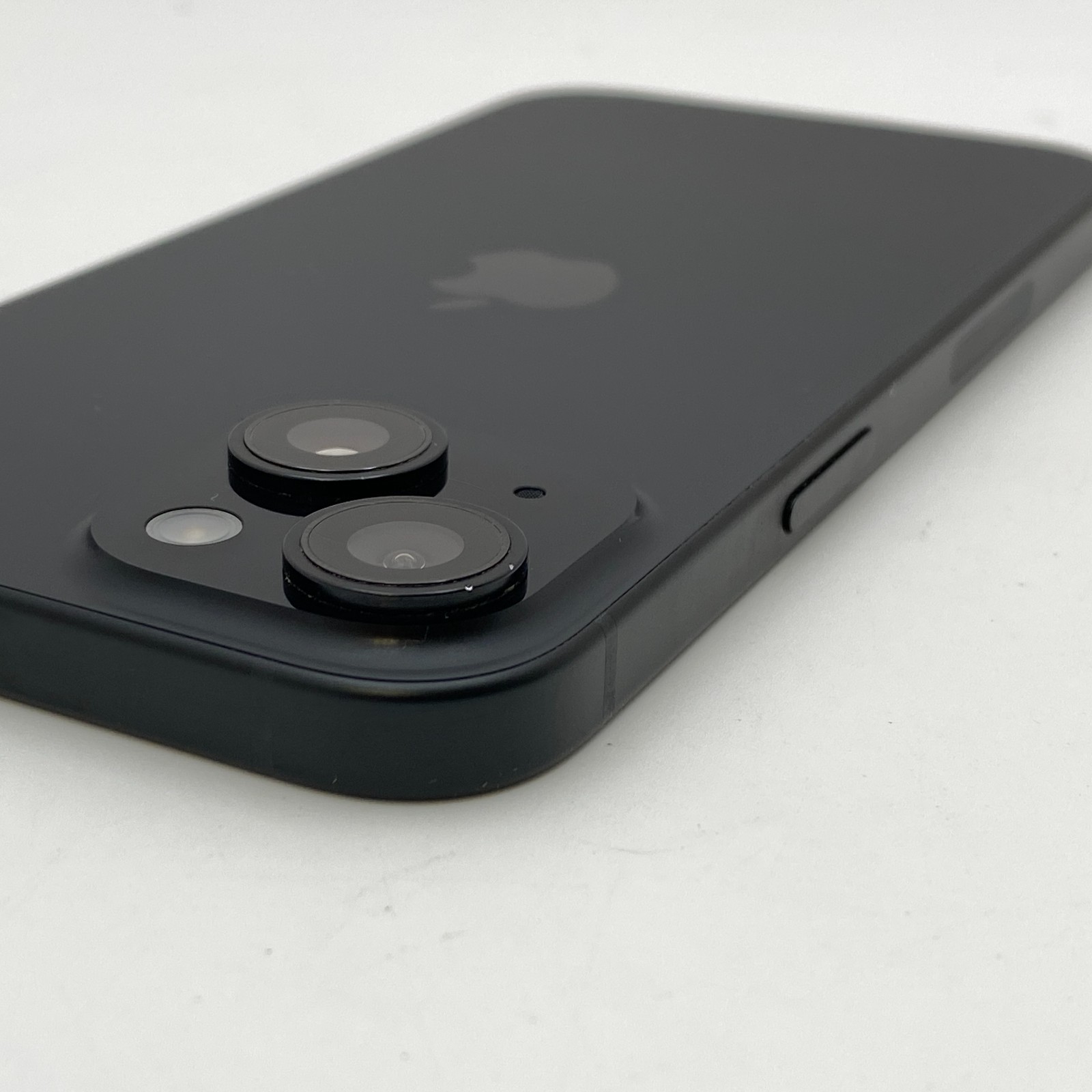Apple iPhone 15 – 128GB – Black (AT&T/Cricket ONLY) – Good Condition