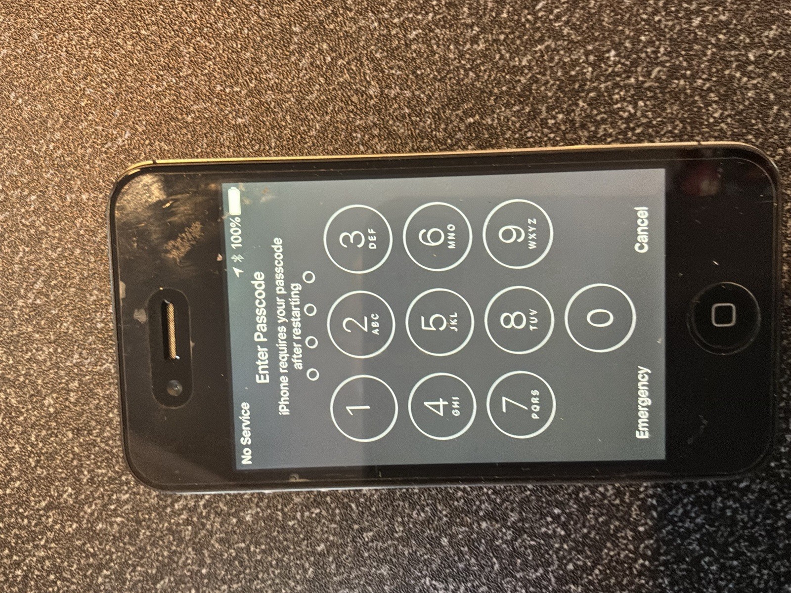 Lot 2 Apple iPhone 4 Smartphones A1332 A1349 32GB Passcode Locked As Is