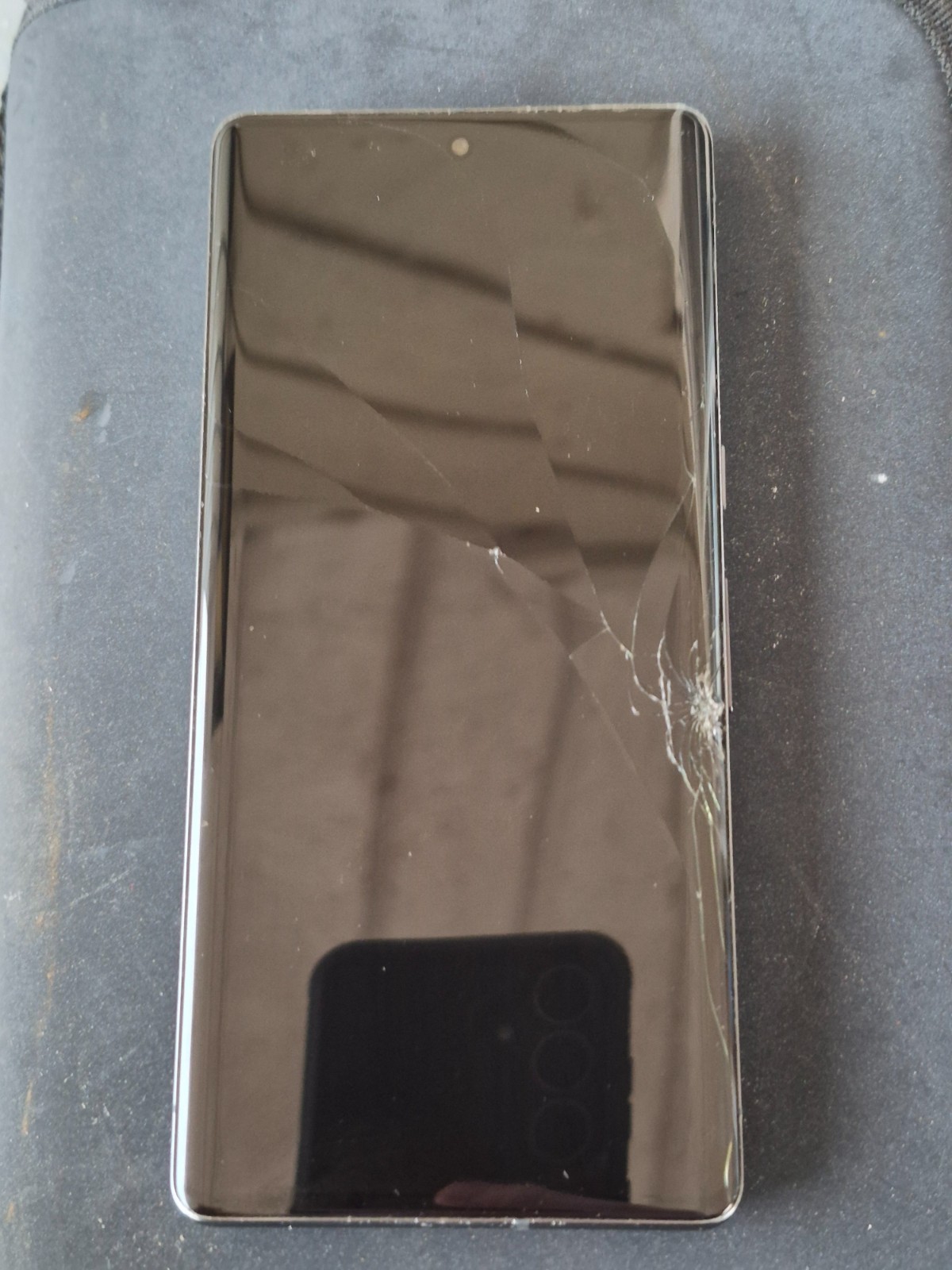 Google Pixel 7 Pro 128gb Black Verizon Cracked Screen READ