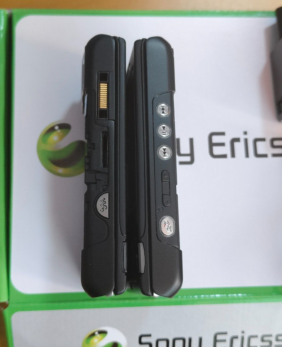 Sony Ericsson Walkman W995 (Vodafone) Mobile Phone Rare.