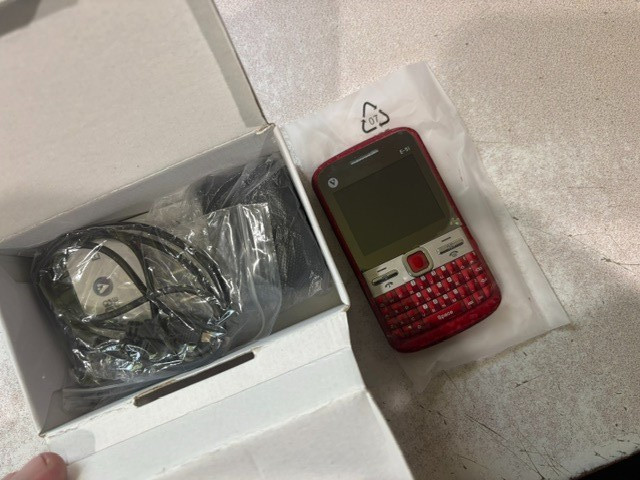VIBE Phone E-5i New in Open Box Red