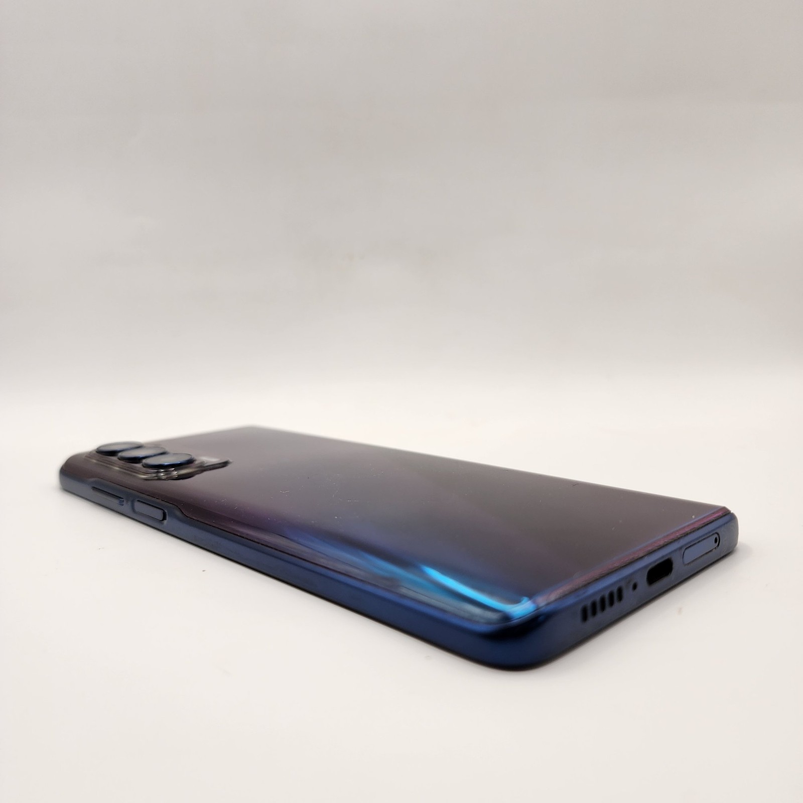 Motorola Edge 5G UW (2021) XT2141-1 256GB Nebula Blue (Verizon)