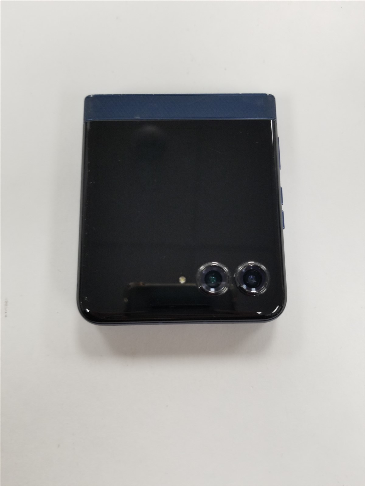 Motorola Razr 2025 256GB Blue XT2553-3 (T-Mobile) Fully Functional DG7925