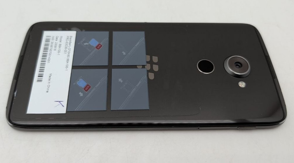 BlackBerry DTEK60 5.5″ Display 4G Unlocked Smartphone 32GB 21MP Camera Android