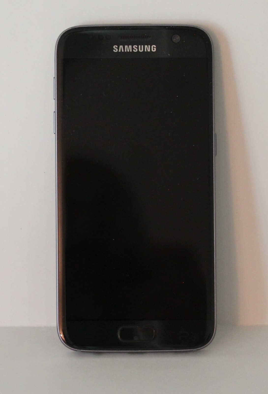 Black Samsung Galaxy S7 SM-G930V 32GB (Verizon) – No Simm – Unlocked