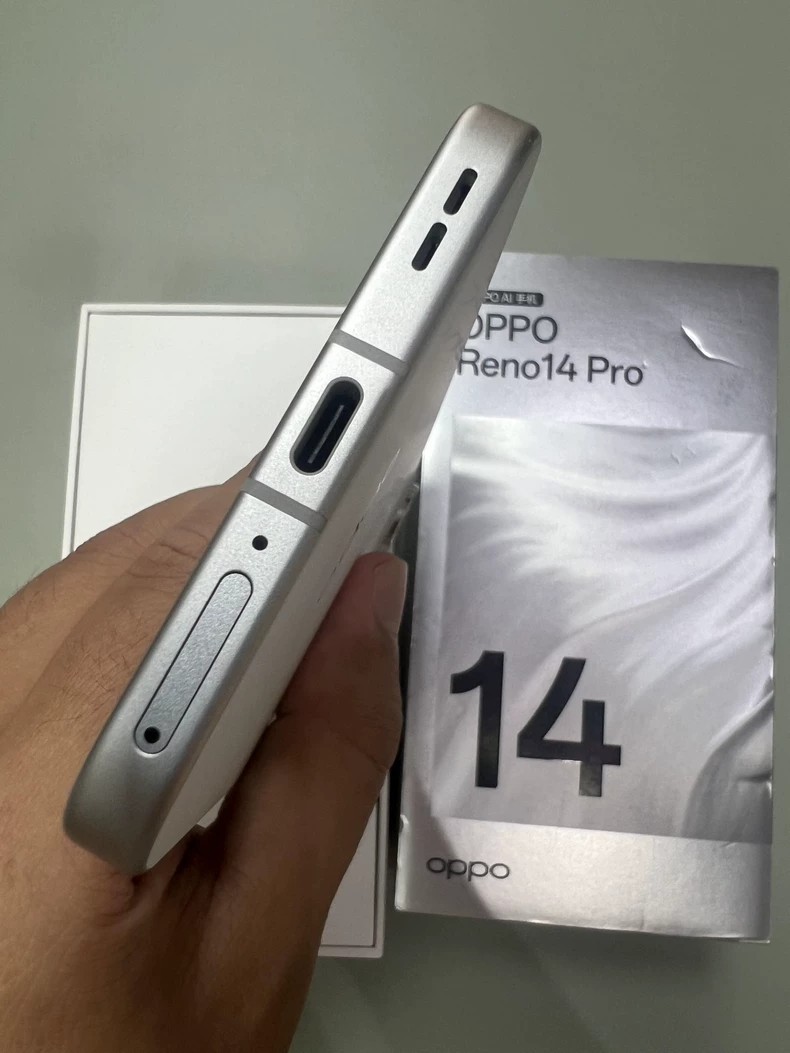 Oppo Reno14 Pro 5G 6.83″ 6200mAn Mediatek Dimensity 8450 Android Google play