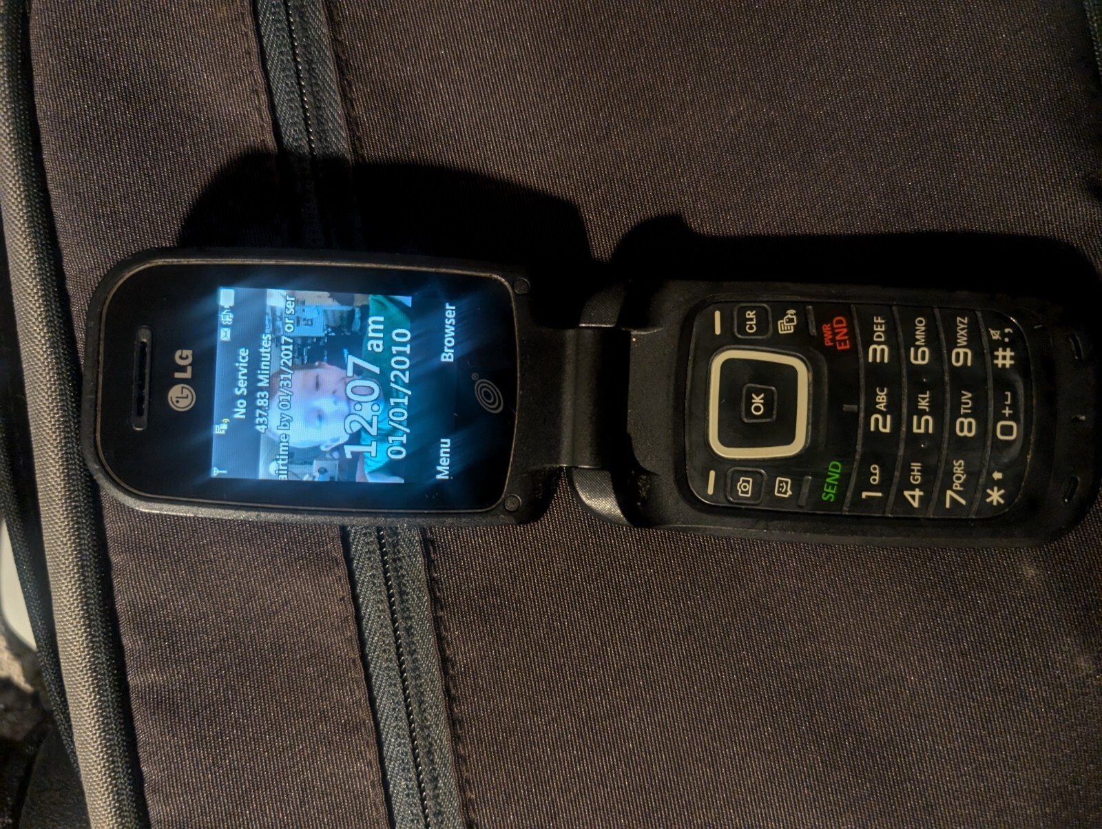 Lot Of 4 LG 440g Trac phones All Turn On Please Read