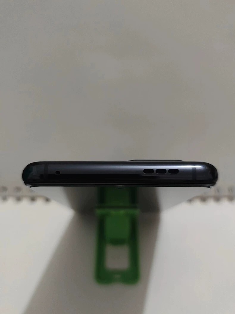Black Shark 5 Pro – 12+256 GB – Stellar Black (Unlocked) 5G Game phone Very good