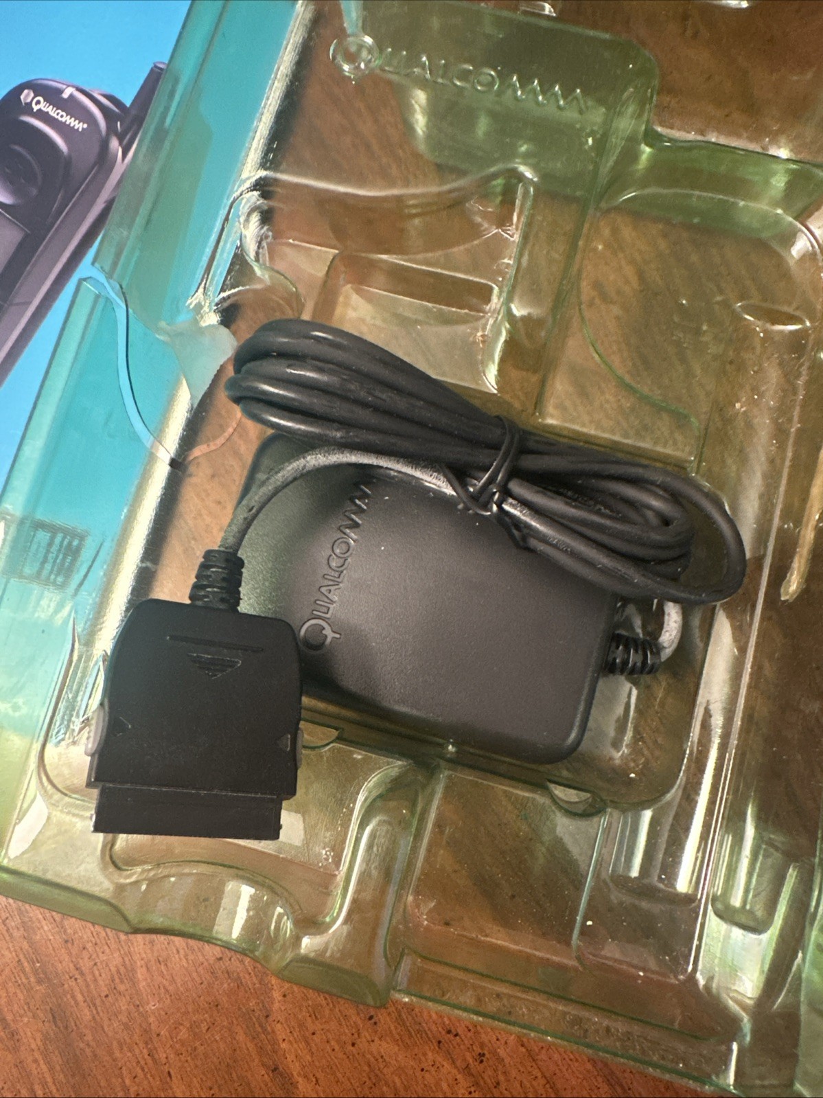 Qualcomm GSP-1600 Globalstar Tri-Mode Satellite Cellular Mobile Phone No Battery
